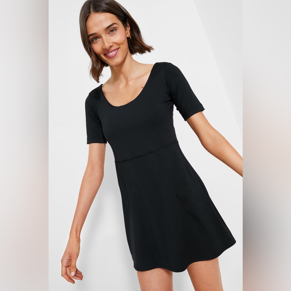 TUCKERNUCK Active Athletic Black Dress With Shorts Underneath SIZE XS Pre Loved